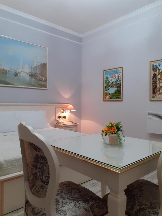 Hotel Guri Elbasan Buitenkant foto