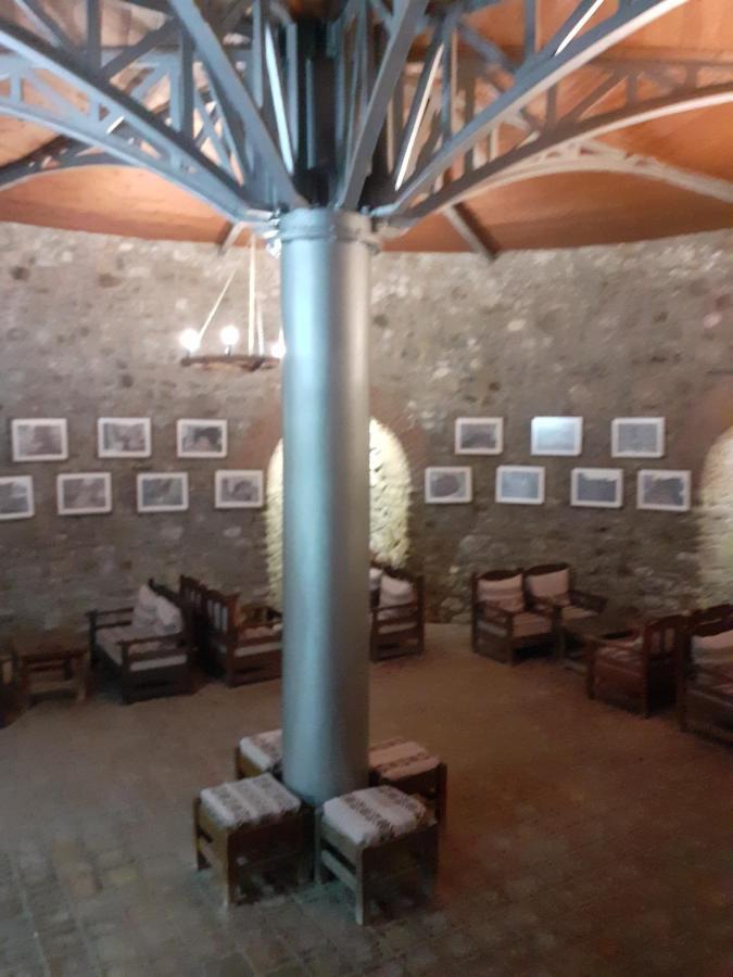 Hotel Guri Elbasan Buitenkant foto