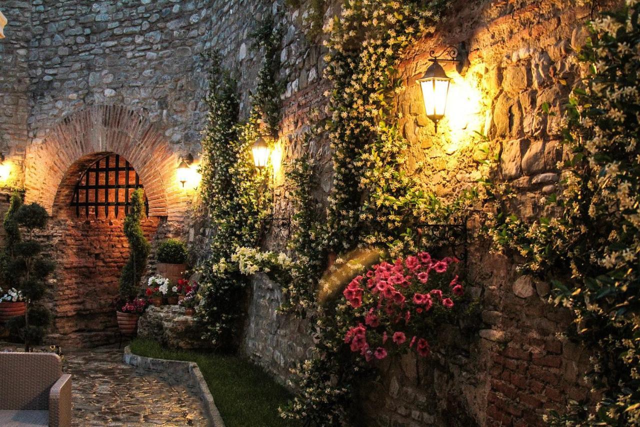 Hotel Guri Elbasan Buitenkant foto