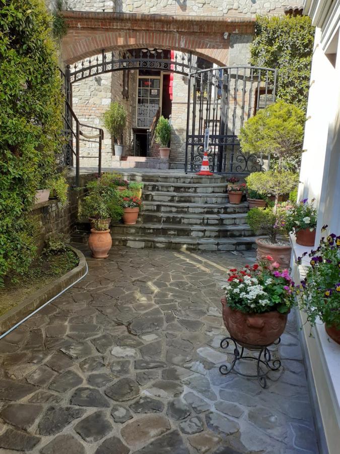 Hotel Guri Elbasan Buitenkant foto