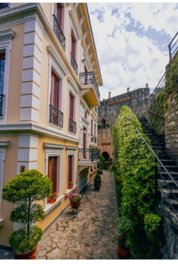 Hotel Guri Elbasan Buitenkant foto