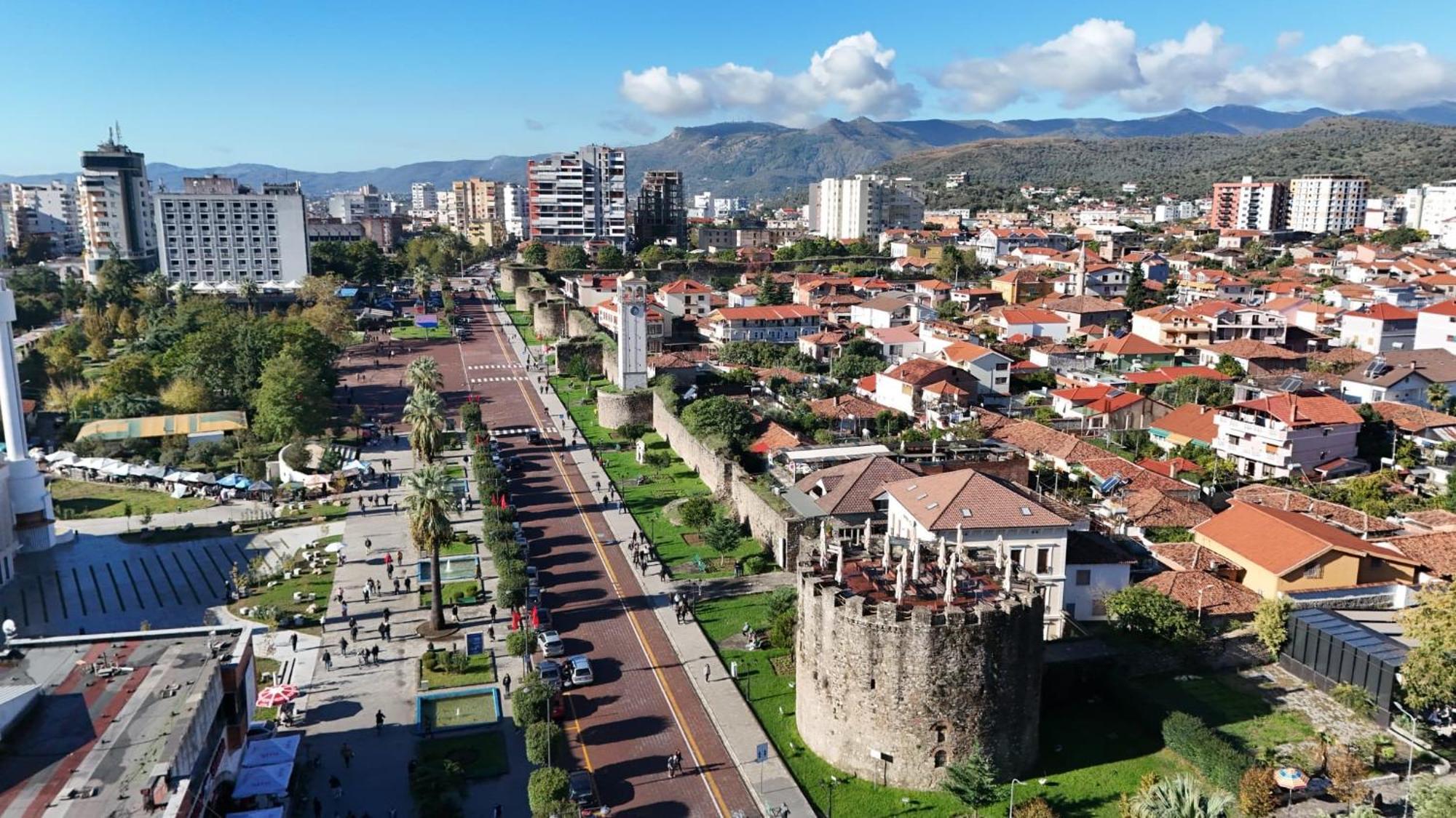 Hotel Guri Elbasan Buitenkant foto