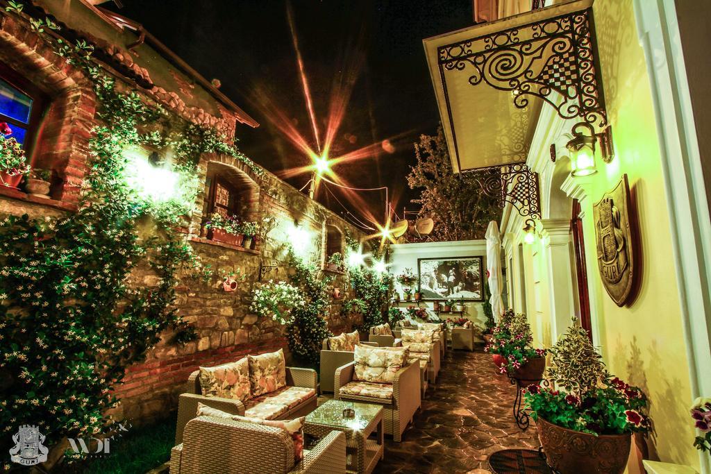 Hotel Guri Elbasan Buitenkant foto