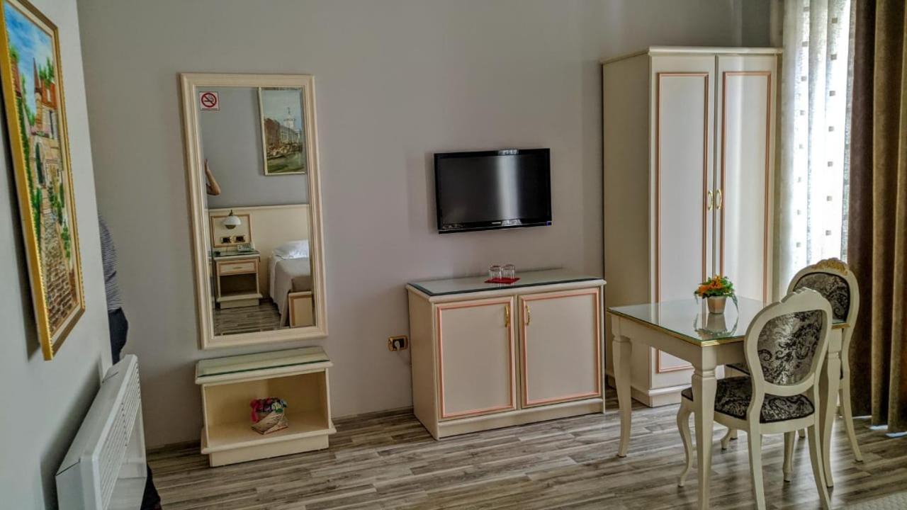 Hotel Guri Elbasan Buitenkant foto